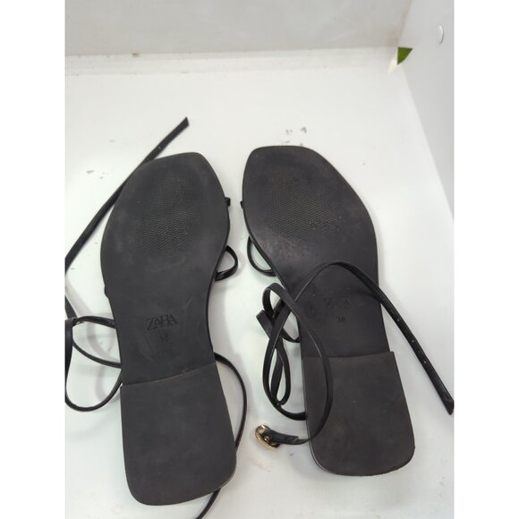 Zara Woman’s Flat Black Strappy Sandals With  Ankle Strap Buckles Size 38/7.5 - Picture 4 of 8